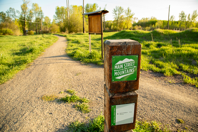 photo by Ian Roderer  trail sign outside bozeman