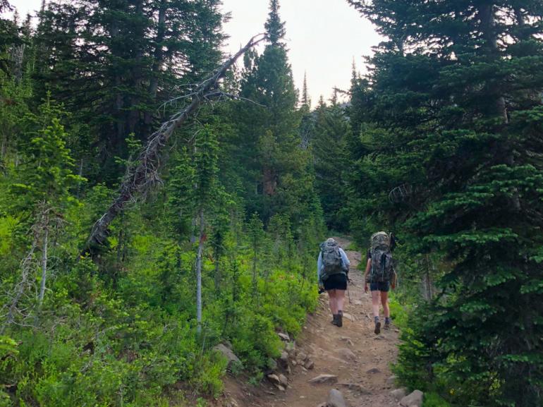 emerald lake, hiking, hikers, trail