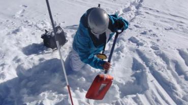 avalanche education, ski safety